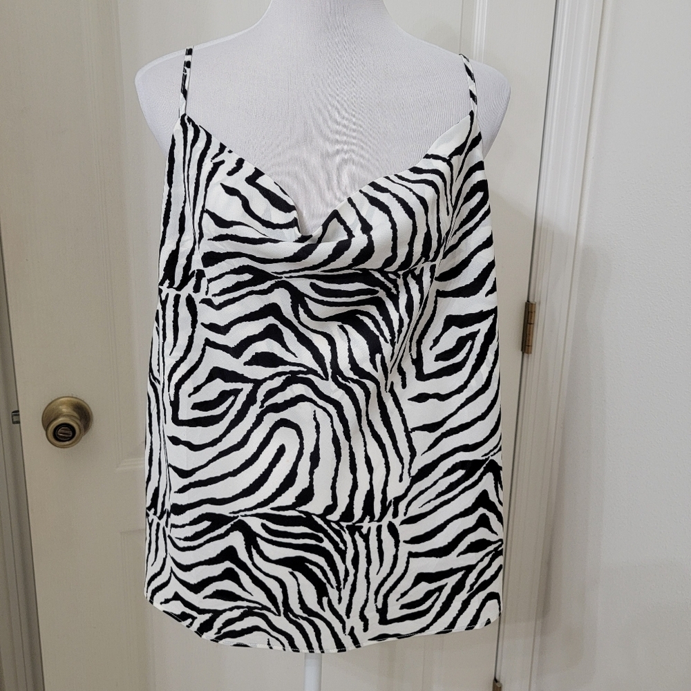 Alythea Size M Black & White Zebra Animal Print Camisole Tank Sleeveless Blouse